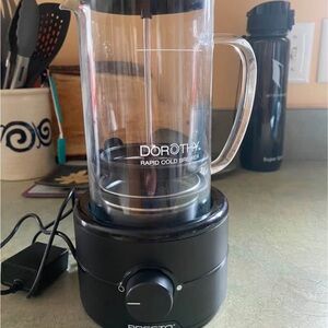 Dorothy Rapid Cold Brewer Coffee Maker – Black